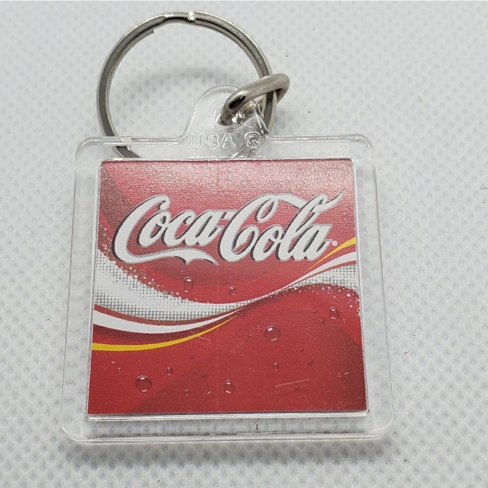 Coca-Cola Red & White Logo Keychain - Picture 2 of 2